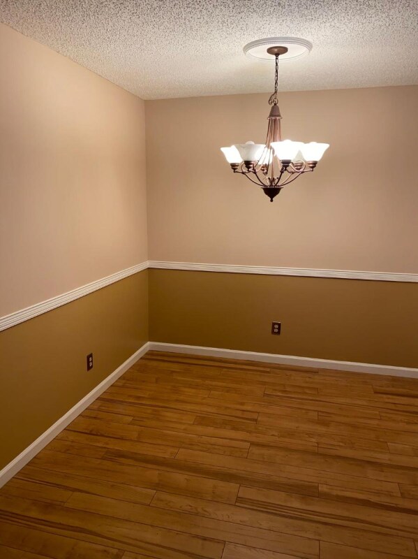 property at 13715 Richmond Park Dr N