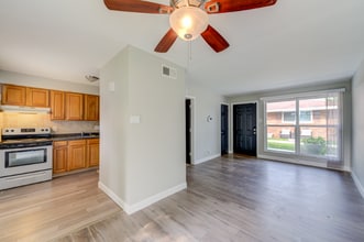 11270 Liana Ln in St. Ann, MO - Building Photo - Building Photo