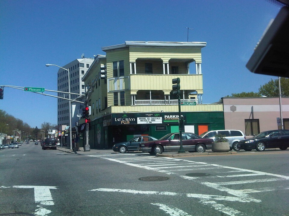 507 Pleasant St in Worcester, MA - Building Photo