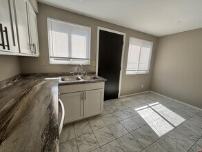 859 Oakland Park Ave in Columbus, OH - Building Photo - Building Photo