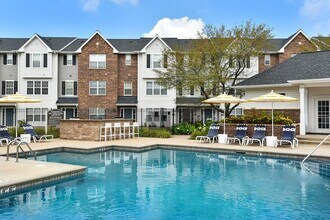 Woodbury Park at City Centre in Woodbury, MN - Foto de edificio - Building Photo