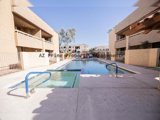 1125 E Broadway Rd in Tempe, AZ - Building Photo - Building Photo