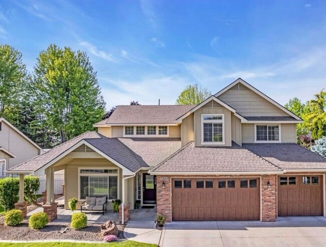 property at 2092 E Mozart St