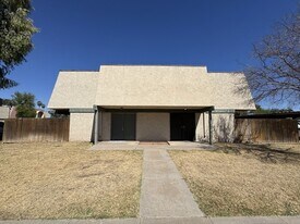 6078 W Golden Ln in Glendale, AZ - Building Photo