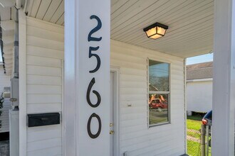 2560 Gladiolus St in New Orleans, LA - Building Photo - Building Photo