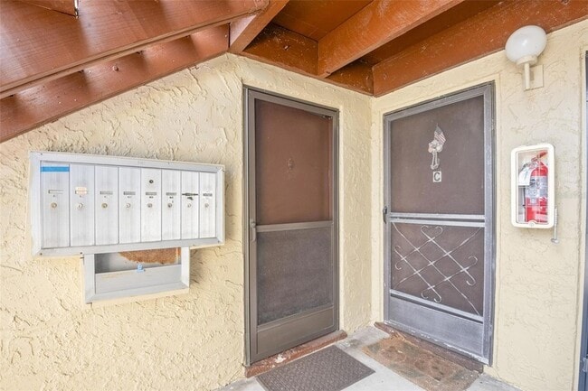 4215 E Bay Dr, Unit 1801D in Clearwater, FL - Building Photo - Building Photo