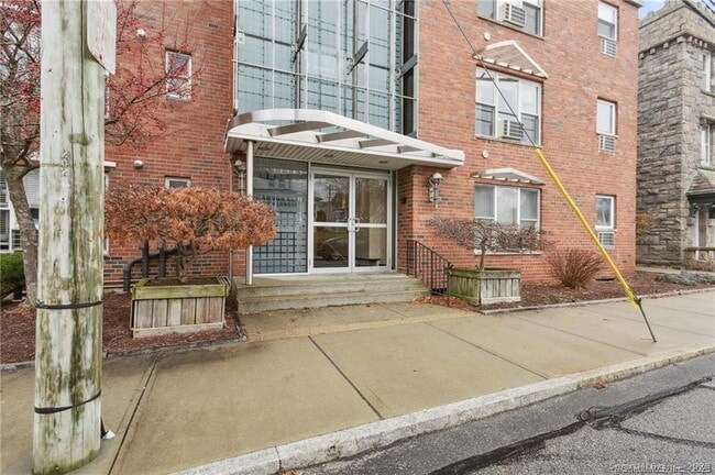 property at 184 Pequot Ave