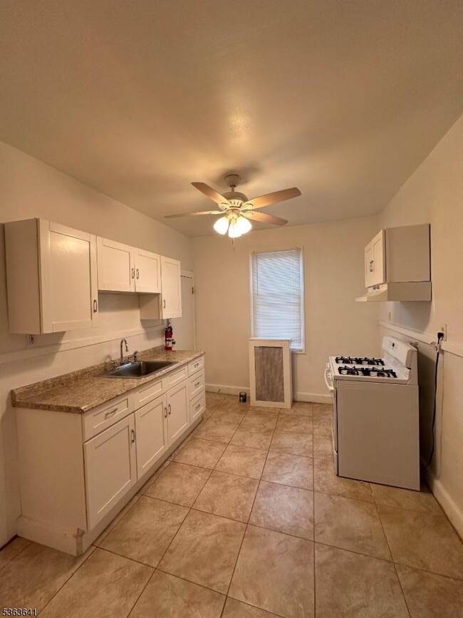 1 Norwood Ave in Irvington, NJ - Building Photo - Building Photo