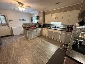 245 Sutton St in Savannah, TN - Building Photo - Building Photo