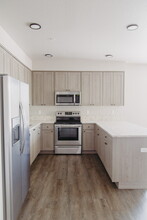 Sunlight Estates in Vancouver, WA - Building Photo - Building Photo