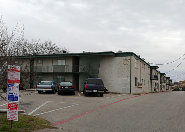 South Plaza Apartments in Fort Worth, TX - Building Photo - Building Photo