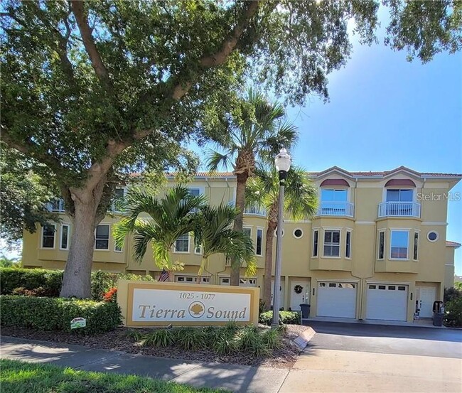 property at 1055 Pinellas Bayway S