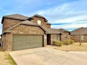 909 Manchester Ct in Wolfforth, TX - Foto de edificio - Building Photo