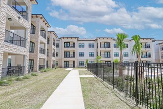 Avanti Legacy at Emerald Point in McAllen, TX - Building Photo - Building Photo