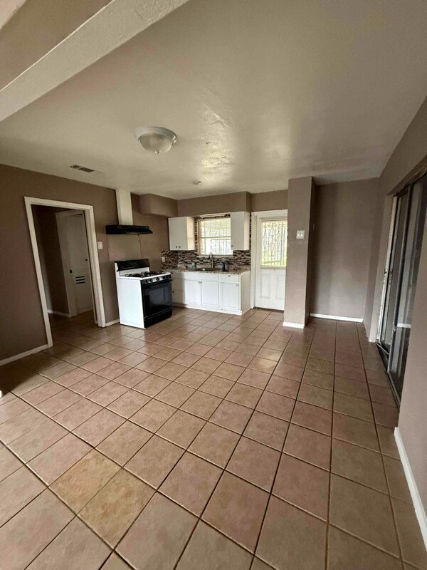 1822 Kendalia Ave in San Antonio, TX - Building Photo - Building Photo