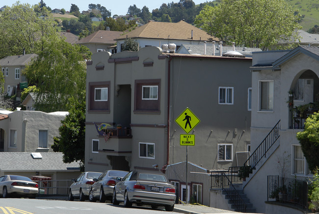 1627-1629 Pomona Ave in Crockett, CA - Building Photo - Building Photo