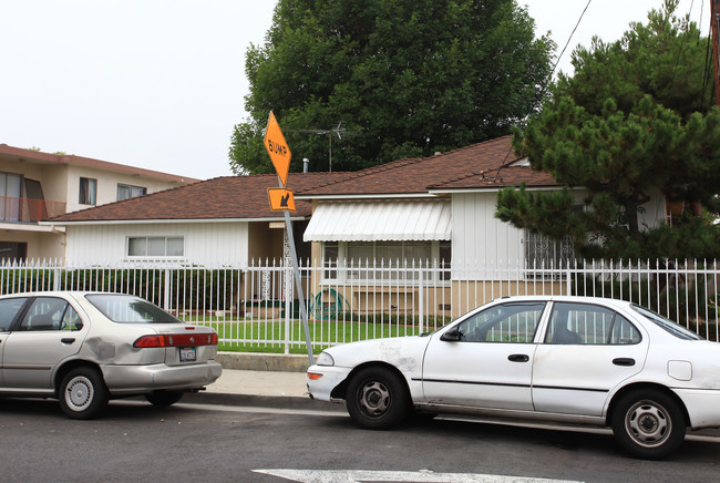 13415 Kornblum Ave in Hawthorne, CA - Foto de edificio - Building Photo