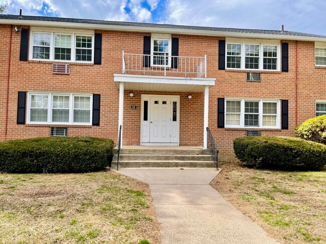 property at 5 Grandview Dr