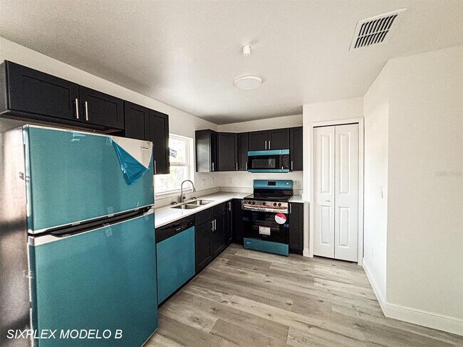 2201 Conway Dr in Deltona, FL - Building Photo - Building Photo