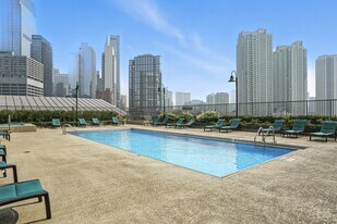 530 N Kingsbury St in Chicago, IL - Building Photo