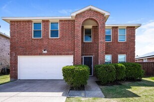 6120 Countess Ln in Denton, TX - Building Photo