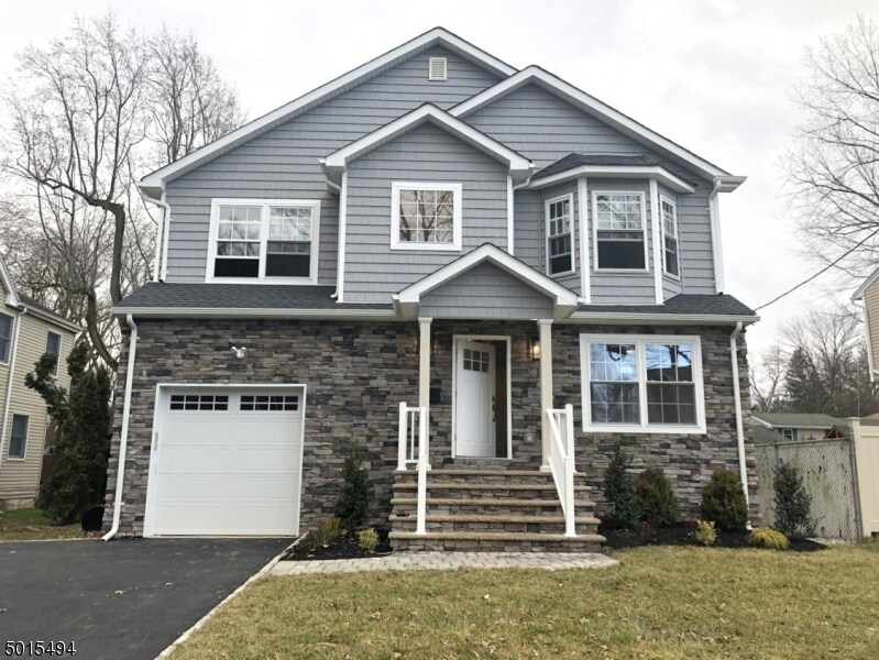 10 Wardell Rd in Livingston, NJ - Building Photo