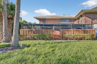 3004 SE Round Table Dr in Port St. Lucie, FL - Building Photo - Building Photo