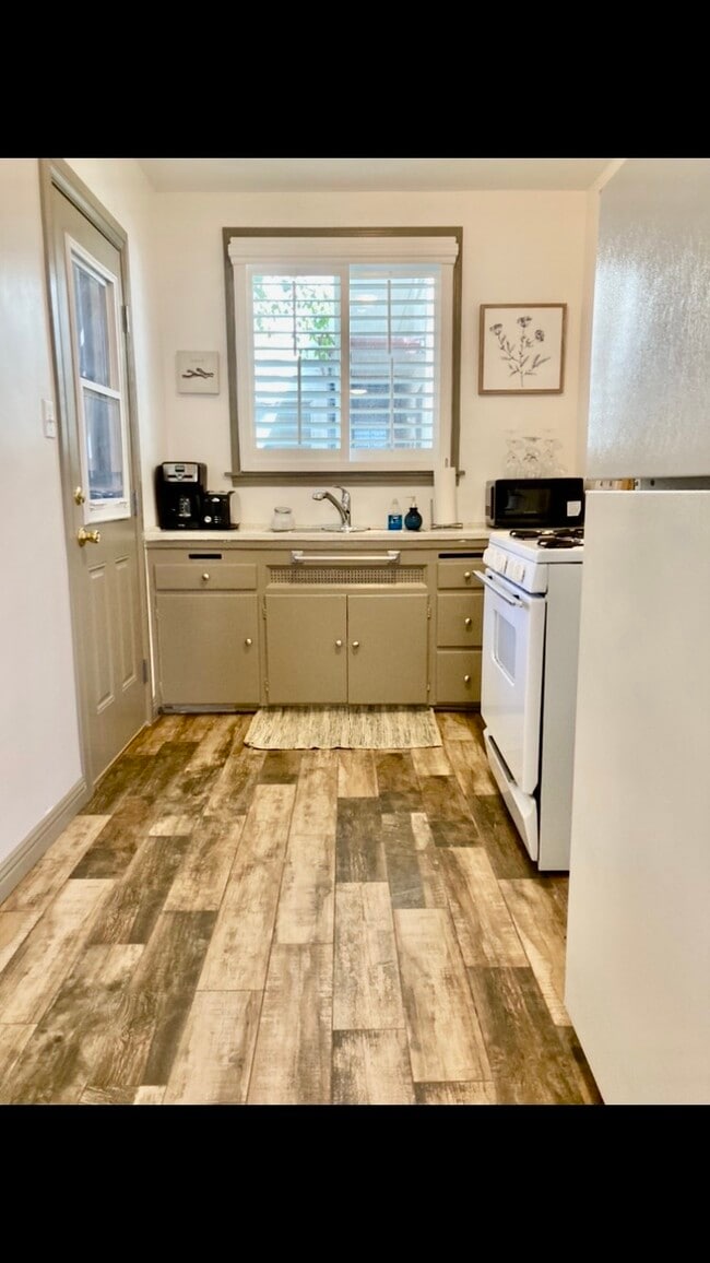 3616 W Adams Blvd, Unit 1
