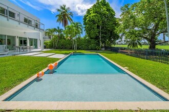 6050 La Gorce Dr in Miami Beach, FL - Building Photo - Building Photo