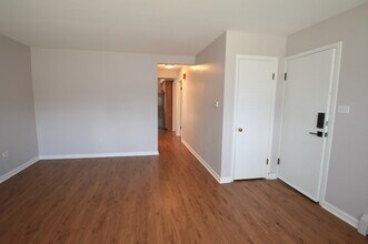 10332 Elizabeth St in Westchester, IL - Building Photo - Building Photo