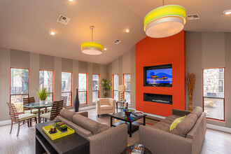 Salado Crossing in San Antonio, TX - Building Photo - Interior Photo