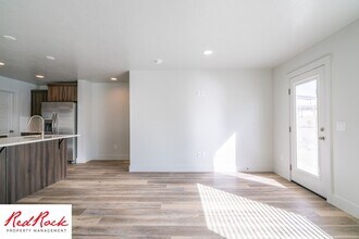 4096 Cerro Wy in Saint George, UT - Building Photo - Building Photo