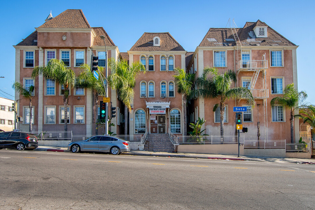 Soto Rose Apartments in Los Angeles, CA - Foto de edificio