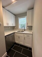16 Morton St, Unit 2F in Andover, MA - Foto de edificio - Building Photo