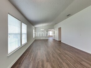 76227 Deerwood Dr in Yulee, FL - Building Photo - Building Photo