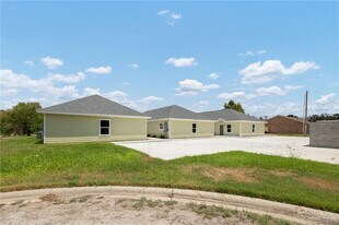 14 E Mahl St in Edinburg, TX - Building Photo