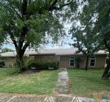 1600 Halbert St in Killeen, TX - Building Photo