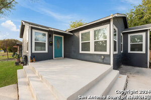 935 Schley Ave in San Antonio, TX - Building Photo