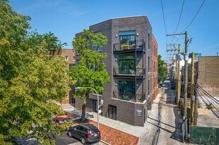 1050 W Cornelia Ave, Unit 401 in Chicago, IL - Building Photo