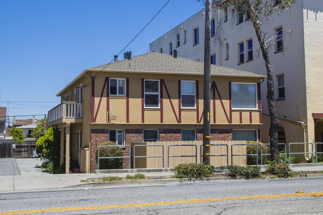 1224 El Camino Real, Unit 4 in Burlingame, CA - Building Photo - Building Photo