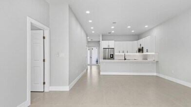 1214 NW 4th Ave in Fort Lauderdale, FL - Foto de edificio - Building Photo