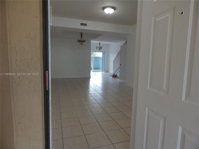 8986 W Flagler St in Miami, FL - Building Photo - Building Photo