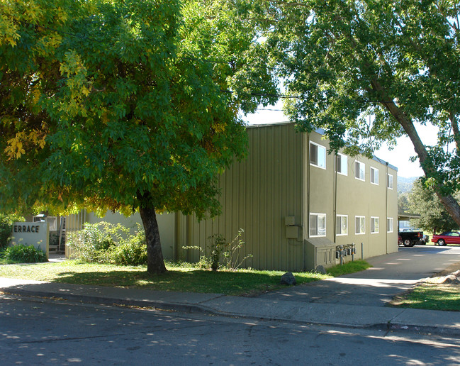 1315 Leafwood Dr in Novato, CA - Foto de edificio - Building Photo