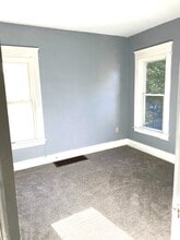 916 W 9th St, Unit West in Erie, PA - Building Photo - Building Photo