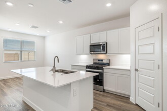 15429 W Hackamore Dr in Surprise, AZ - Building Photo - Building Photo
