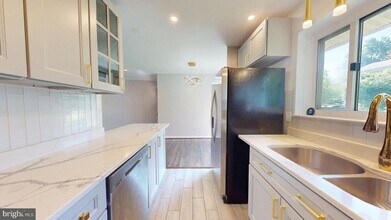 6337 Phyllis Ln in Alexandria, VA - Building Photo - Building Photo