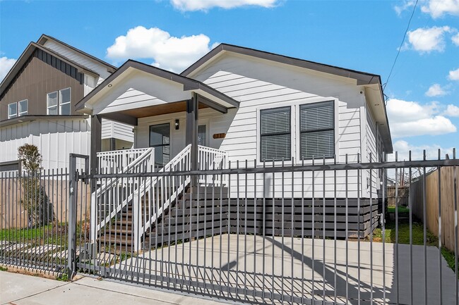 1311 E 35th St in Houston, TX - Building Photo - Building Photo