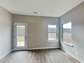 5537 Union Pointe Pl in Union City, GA - Building Photo - Building Photo