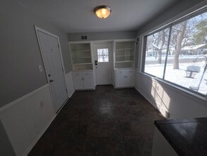 7348 W Medford Ave in Milwaukee, WI - Foto de edificio - Building Photo