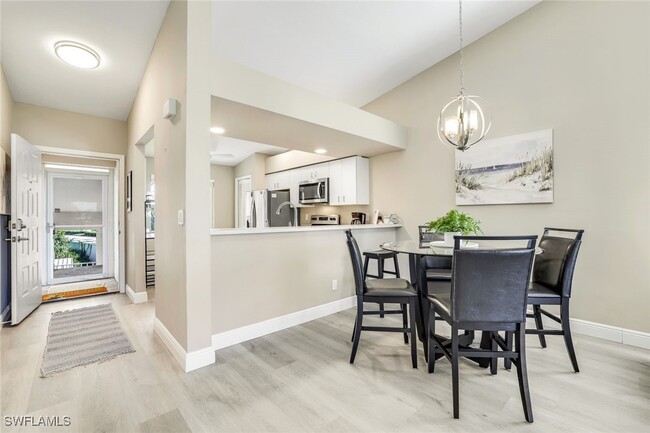 property at 7360 Glenmoor Ln